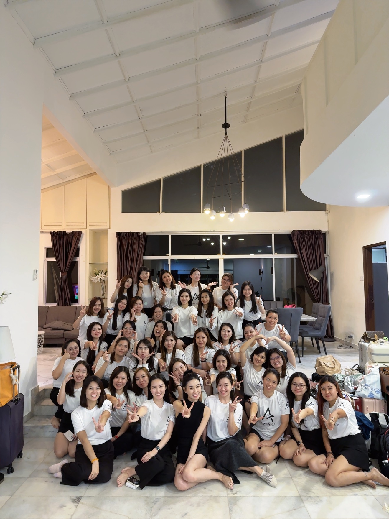 APRIL 22 团队合照